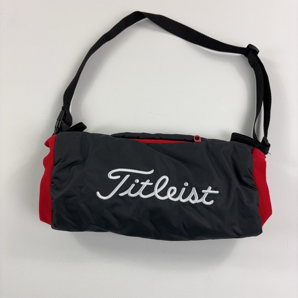 Titleist Golf Hand Warmer Pouch Black Red Fleece Lined Adjustable Strap Muff